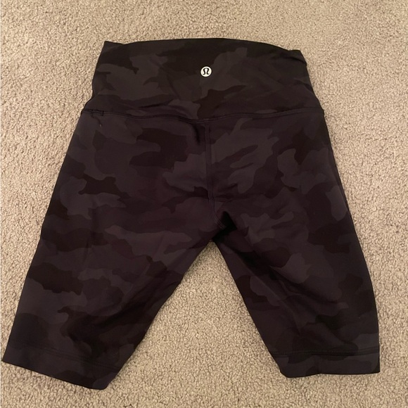 Lululemon Wunder Train high-rise short 8’ - Picture 3 of 6